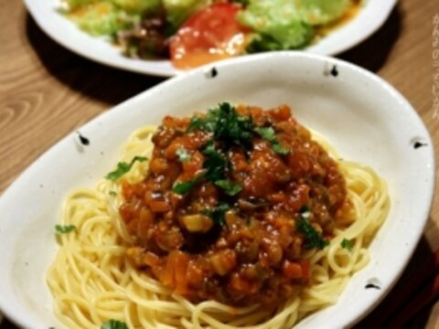 具だくさんミートソースパスタ